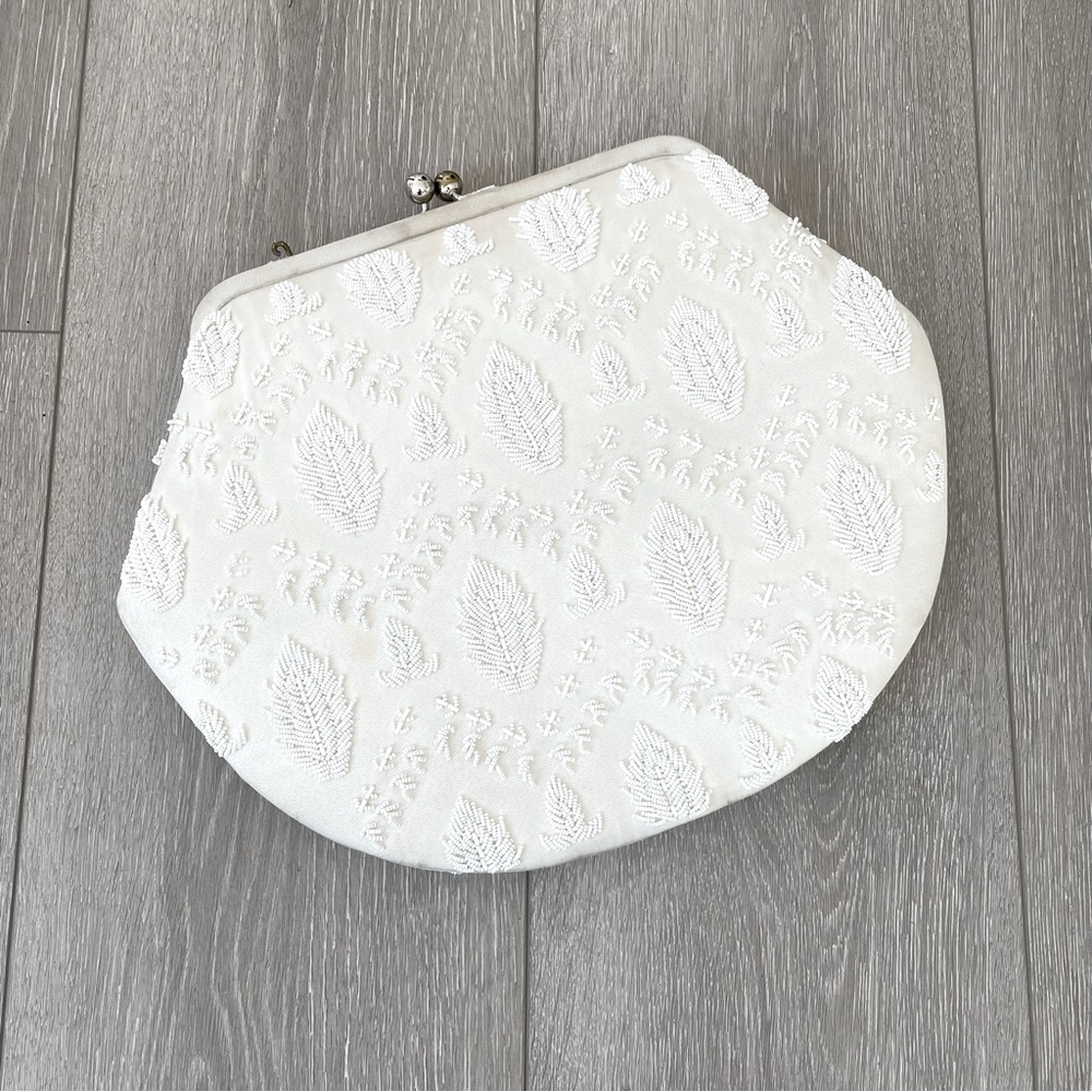 Vintage Antique Beaded Elsie Tu Handbag / Oversized Kiss-Lock Clutch in White